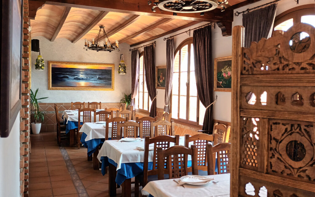 Comedor de restaurante en Cádiz. Venta Aurelio entre Chipiona y Sanlúcar de Barrameda.
