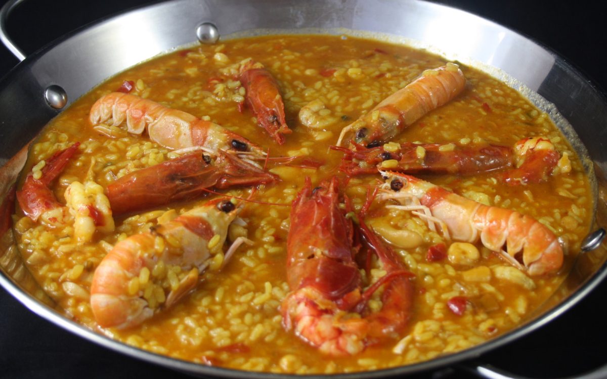 Paella marinera en Cádiz. Venta Aurelio Restaurante entre Chipiona y Sanlúcar de Barrameda.